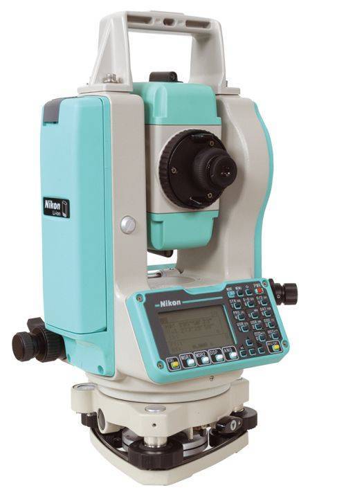 Nikon NPL-322+ 5″ Dual Axis Mechanical Total Station, view from the front.